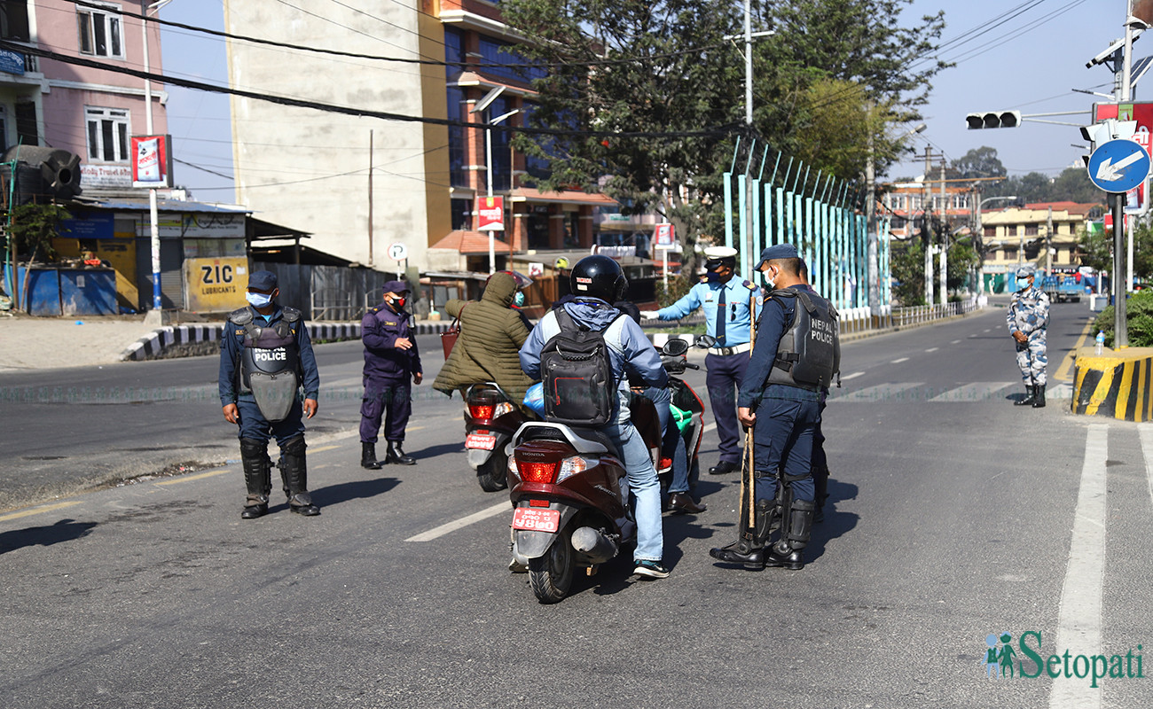 https://raracms.setopati.com/uploads/shares/2020/sujita/kathmandu/lockdown (1).jpg